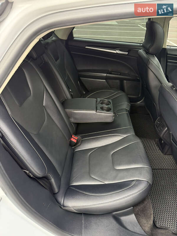 Седан Ford Fusion 2018 в Чернигове