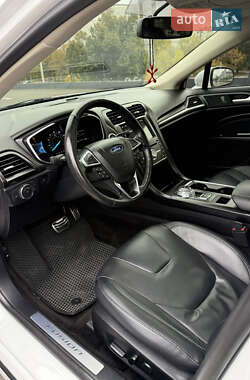 Седан Ford Fusion 2018 в 