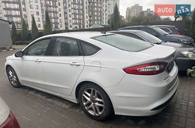 Седан Ford Fusion 2013 в 