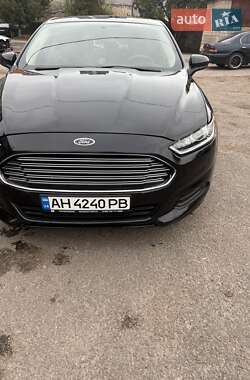 Седан Ford Fusion 2015 в 
