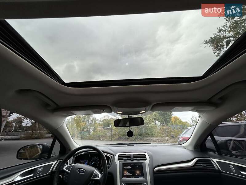 Седан Ford Fusion 2016 в Дніпрі
