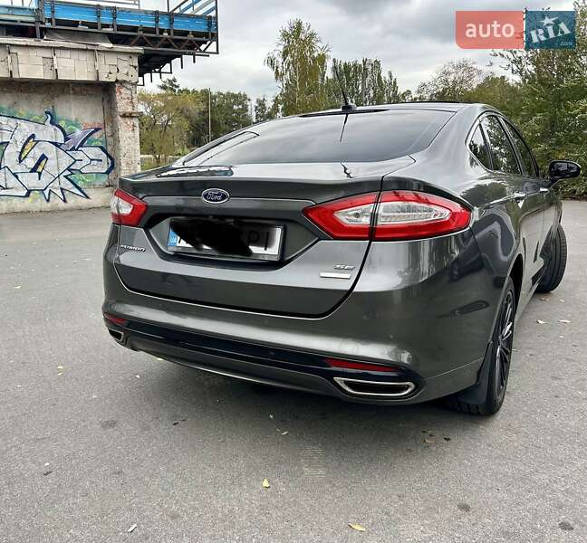 Седан Ford Fusion 2016 в Дніпрі