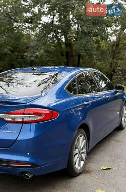 Седан Ford Fusion 2016 в 