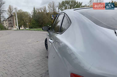 Седан Ford Fusion 2013 в 
