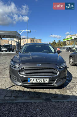 Седан Ford Fusion 2016 в 