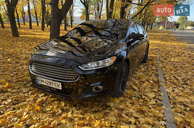 Седан Ford Fusion 2016 в 