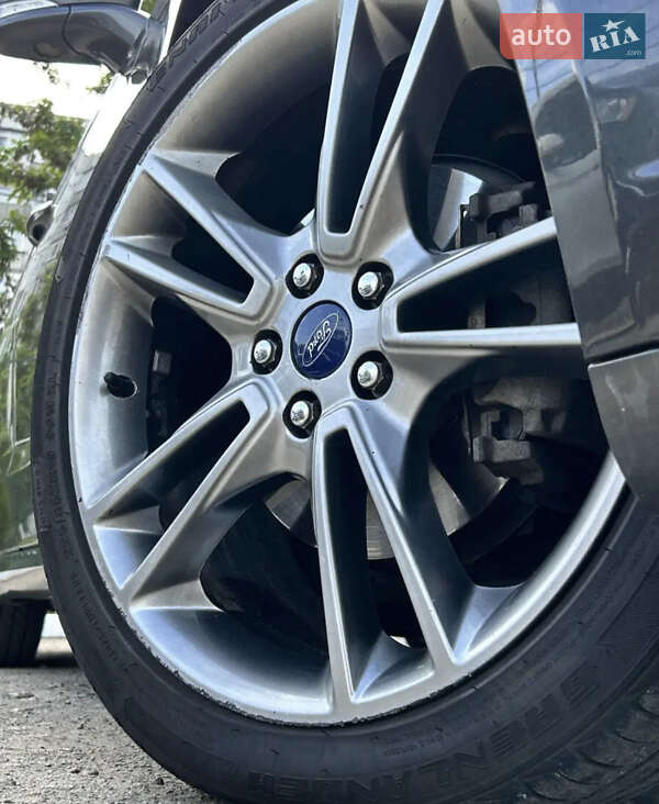 Седан Ford Fusion 2014 в Сумах