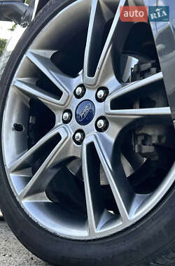 Седан Ford Fusion 2014 в 