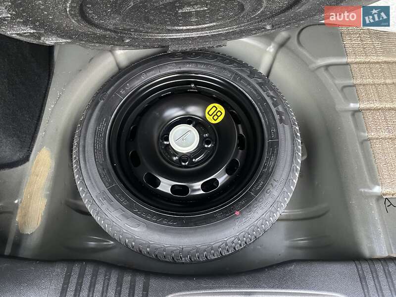 Хэтчбек Ford Fusion 2008 в Виннице