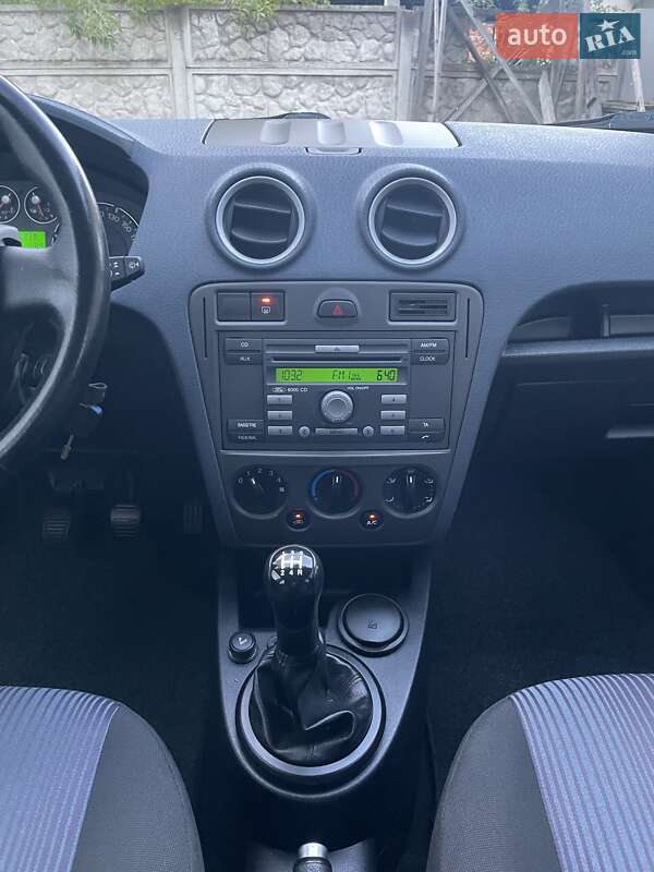 Хэтчбек Ford Fusion 2008 в Виннице