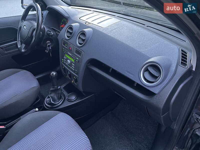 Хэтчбек Ford Fusion 2008 в Виннице