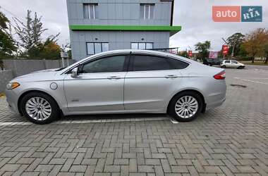 Седан Ford Fusion 2013 в 