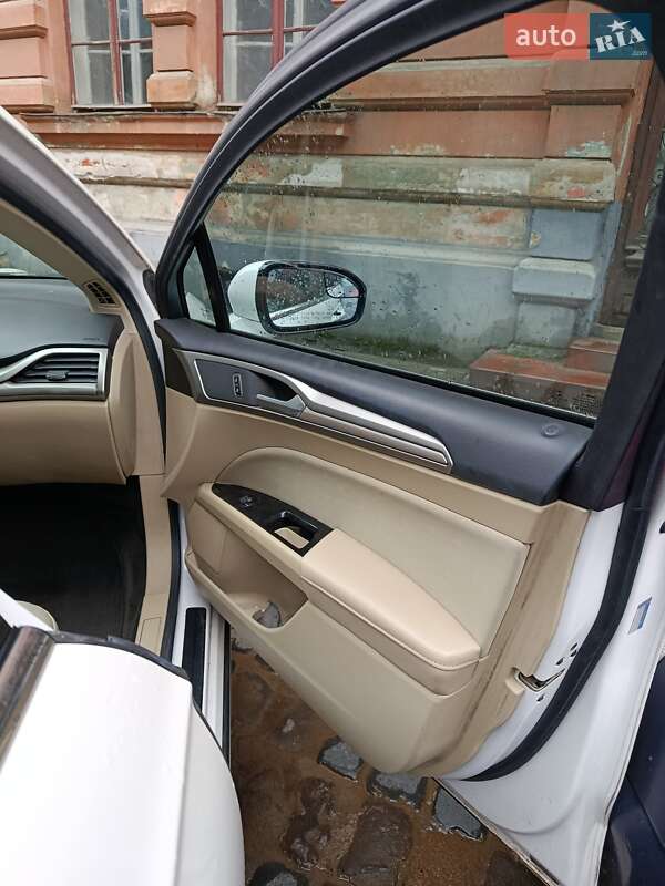 Седан Ford Fusion 2015 в Львове