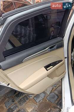 Седан Ford Fusion 2015 в 