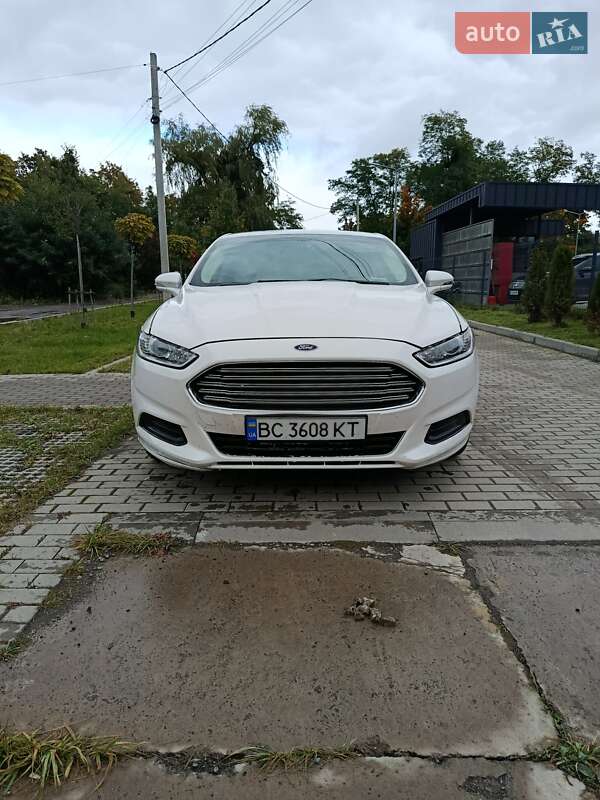 Седан Ford Fusion 2015 в Львове
