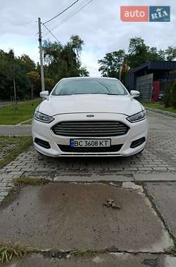 Седан Ford Fusion 2015 в 