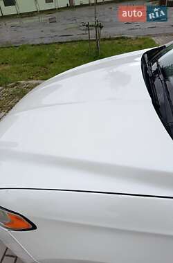 Седан Ford Fusion 2015 в 