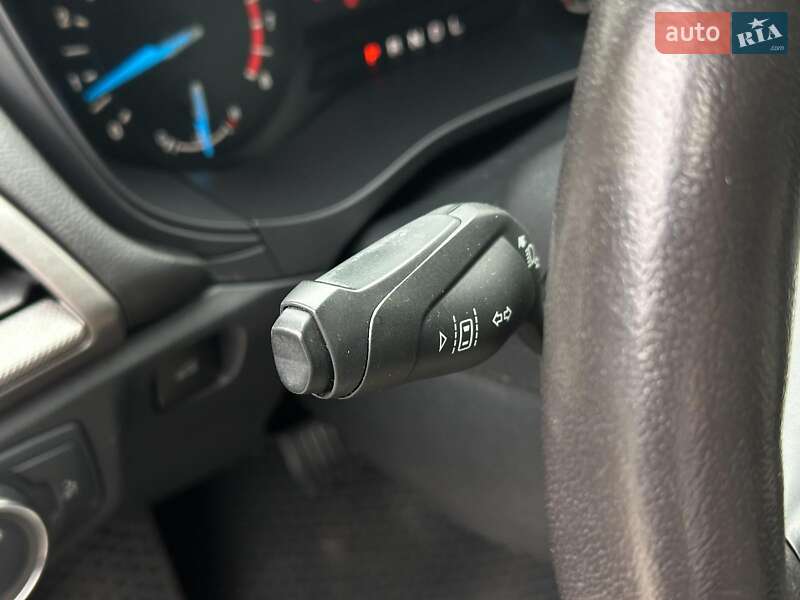 Седан Ford Fusion 2019 в Одесі