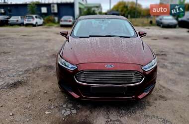 Седан Ford Fusion 2015 в 