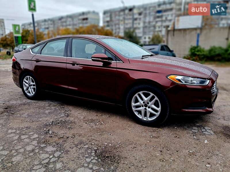 Седан Ford Fusion 2015 в 