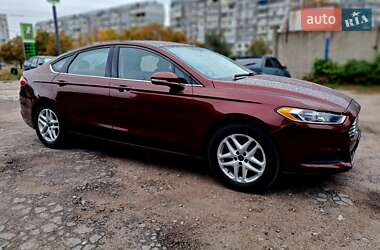 Седан Ford Fusion 2015 в 