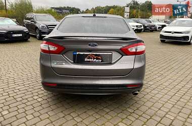 Седан Ford Fusion 2013 в 