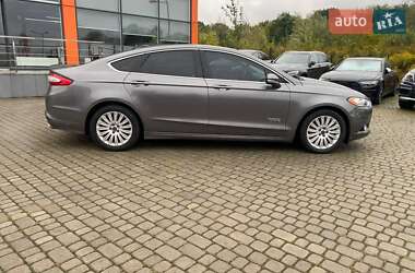 Седан Ford Fusion 2013 в 