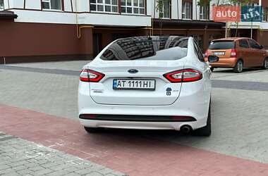 Седан Ford Fusion 2016 в 