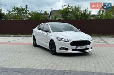 Седан Ford Fusion 2016 в 