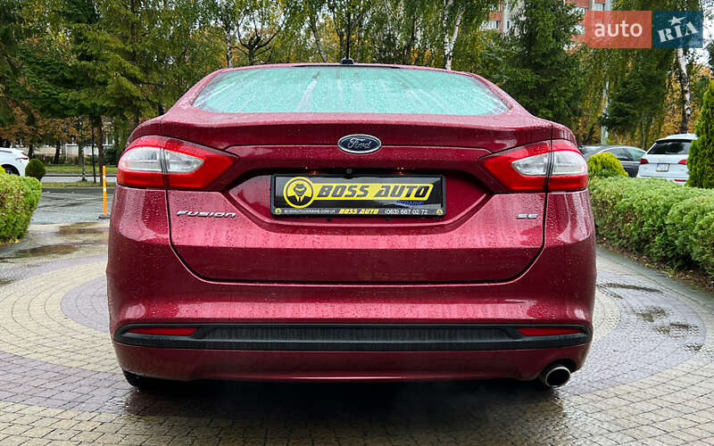 Седан Ford Fusion 2013 в Львове