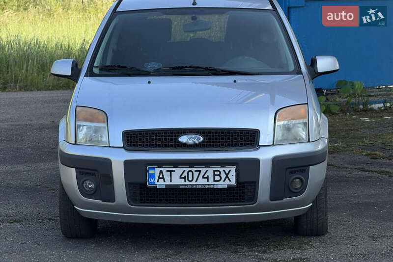 Хэтчбек Ford Fusion 2006 в Долине