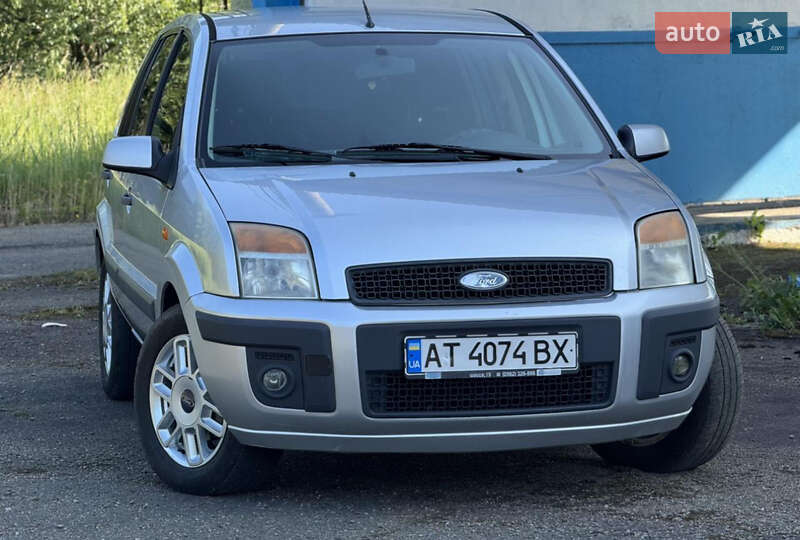 Хэтчбек Ford Fusion 2006 в Долине