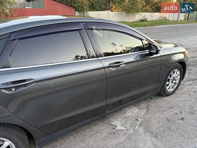 Седан Ford Fusion 2015 в Василькові