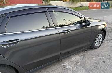 Седан Ford Fusion 2015 в 