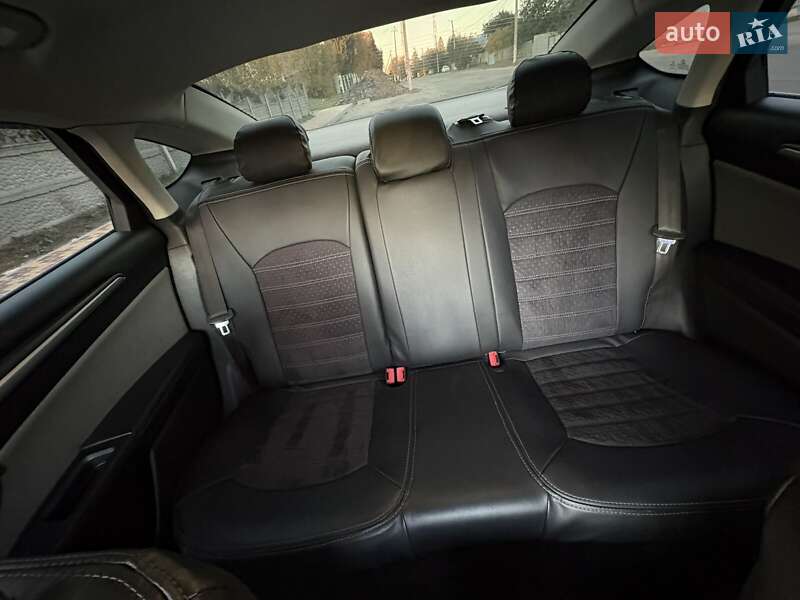 Седан Ford Fusion 2015 в Василькові