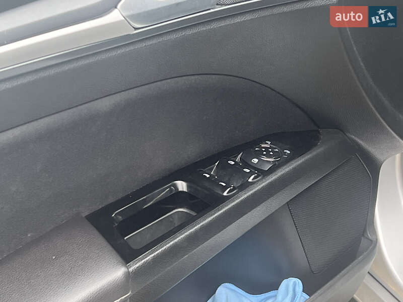Седан Ford Fusion 2012 в Києві