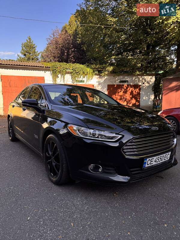 Седан Ford Fusion 2013 в 
