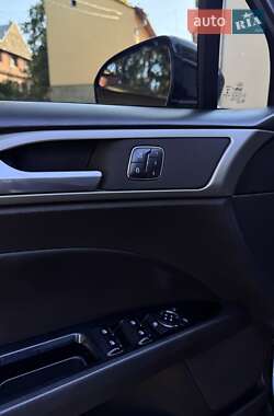 Седан Ford Fusion 2013 в Черновцах