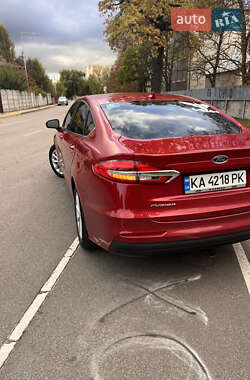 Седан Ford Fusion 2020 в 