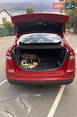 Седан Ford Fusion 2020 в 