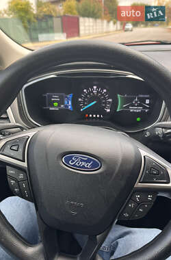 Седан Ford Fusion 2020 в 