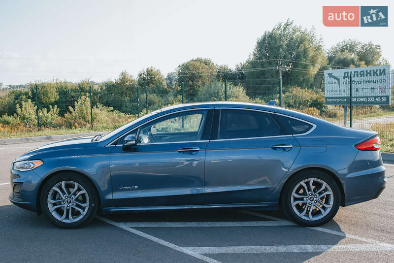 Седан Ford Fusion 2018 в Рівному
