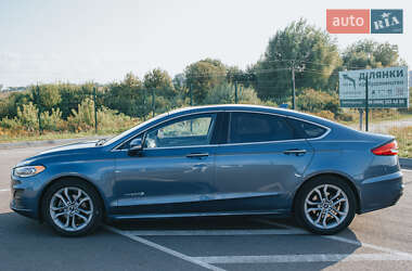 Седан Ford Fusion 2018 в 