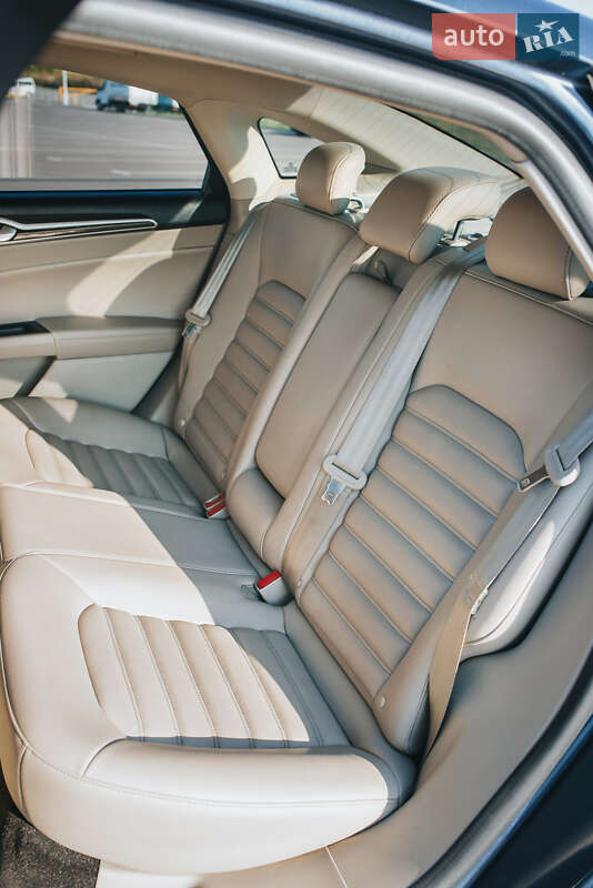 Седан Ford Fusion 2018 в Рівному
