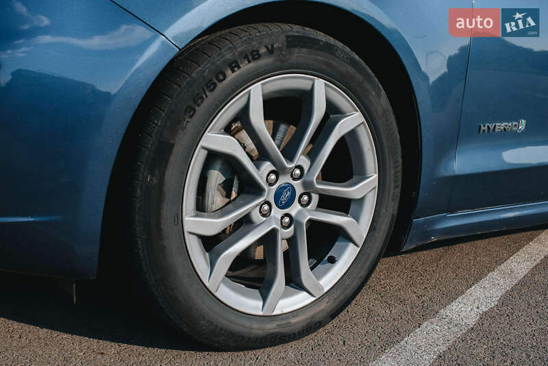 Седан Ford Fusion 2018 в Рівному