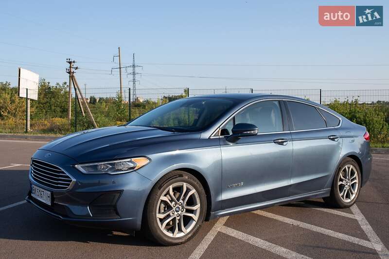 Седан Ford Fusion 2018 в Рівному