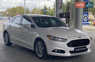 Седан Ford Fusion 2015 в 