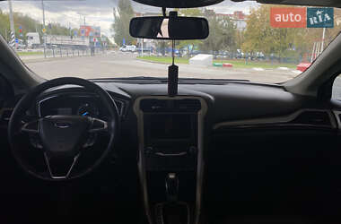 Седан Ford Fusion 2015 в 