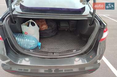 Седан Ford Fusion 2015 в 
