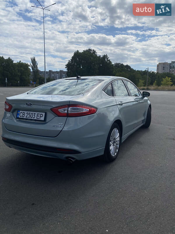 Седан Ford Fusion 2014 в Варве